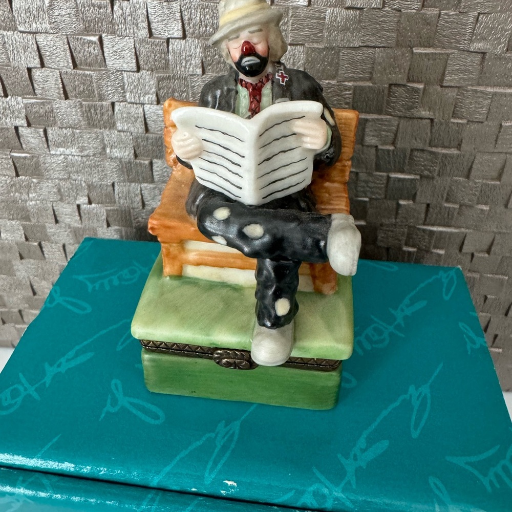 Emmett Kelly Jr Clown hinged Trinket box Signed by him